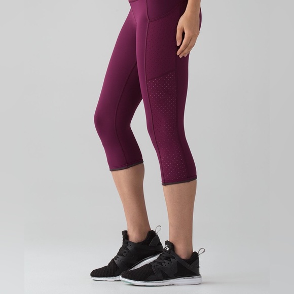 Lululemon Athletica Marvel Dark Pink Mind Over Miles Crop 17” Leggings size 4 - Picture 10 of 16